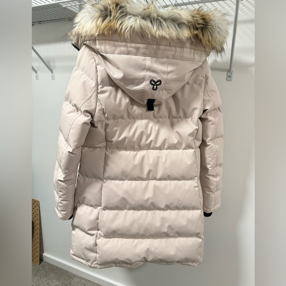 Aritzia mid-length Powder parka - Picture 10 of 16